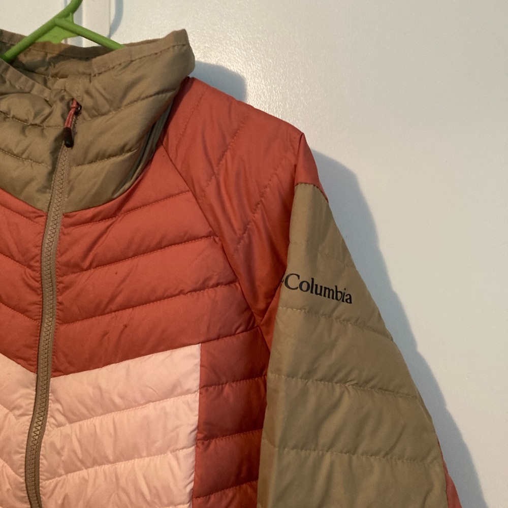 Columbia Red and Tan Quilted Jacket